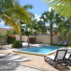Relex With Private Pool , Willemstad Curaçao