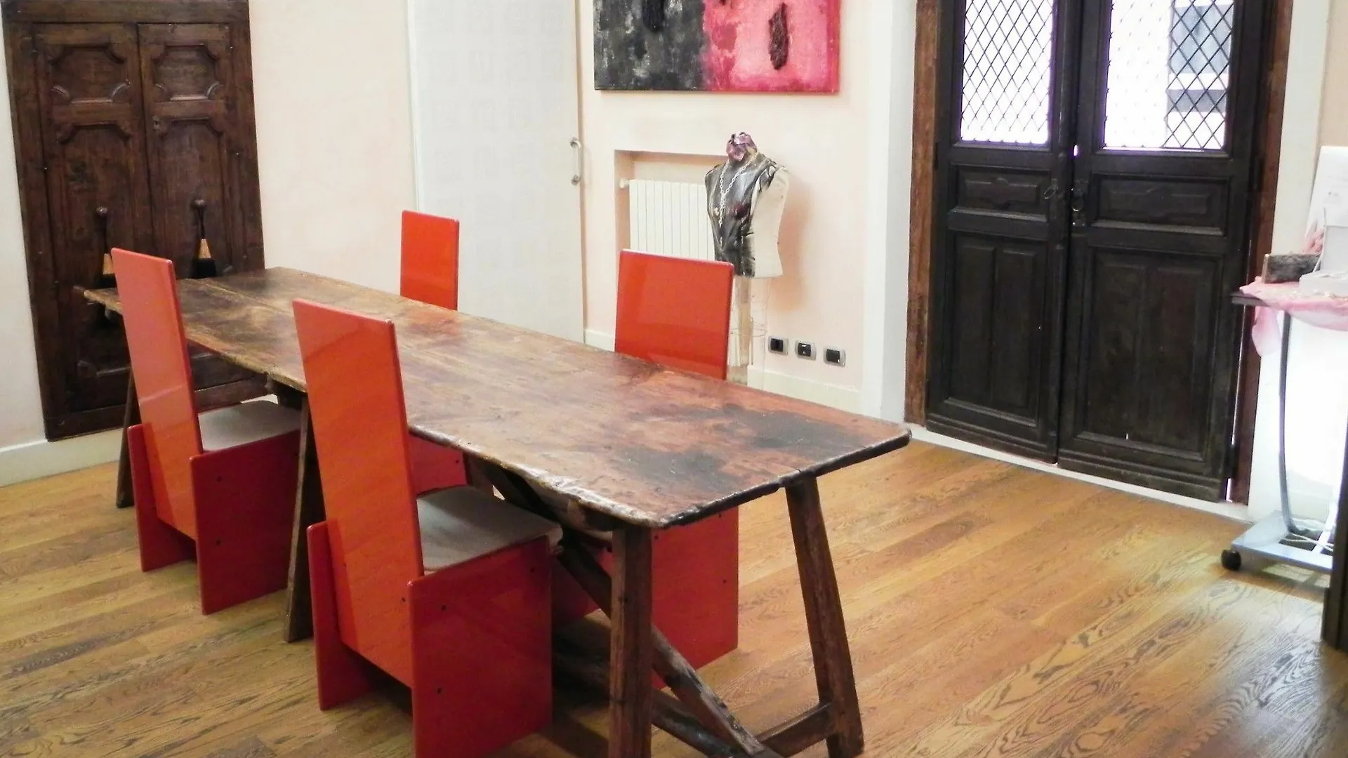 Homestay Avanguardia Art Club Ferrara Italy